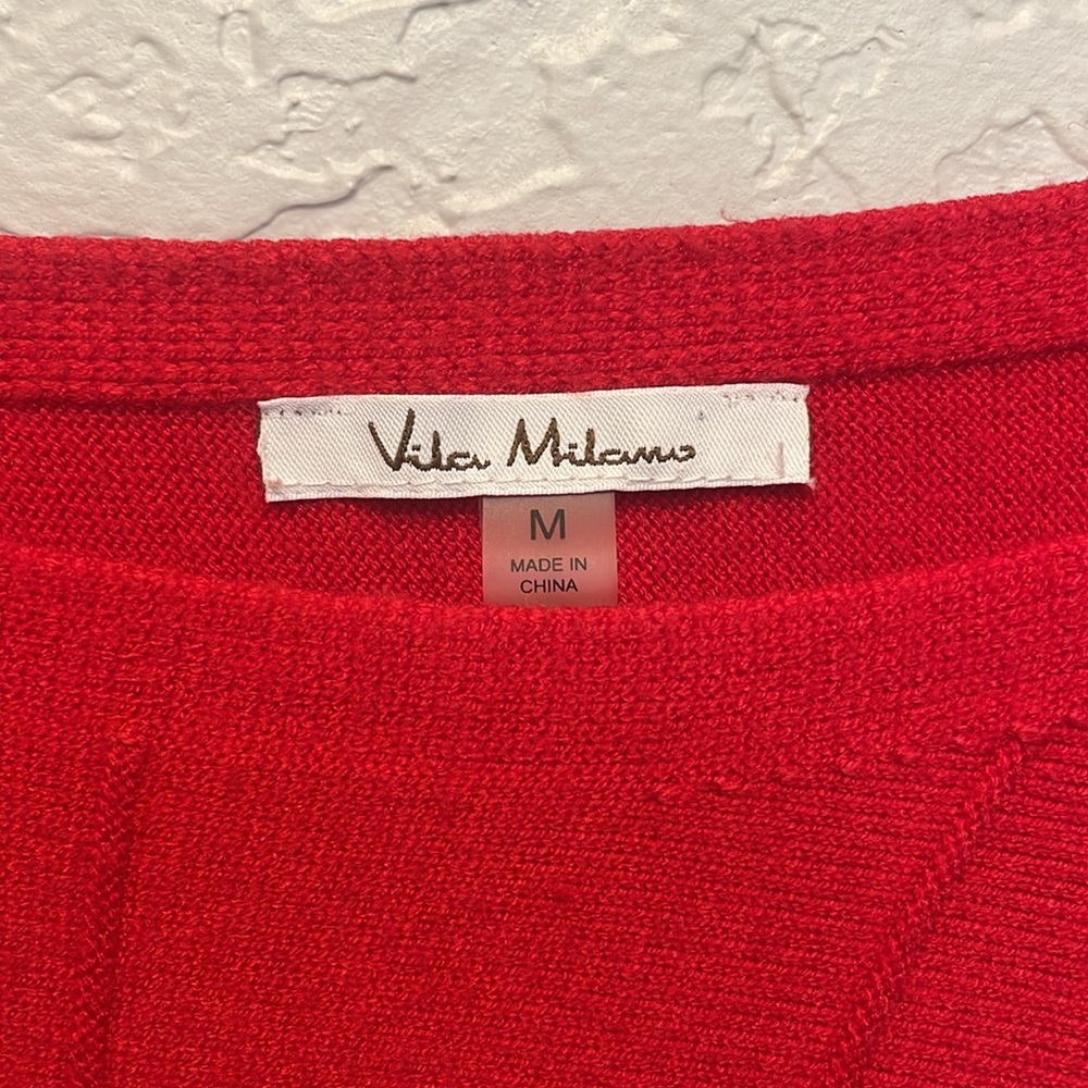 Red top - Picture 2 of 3